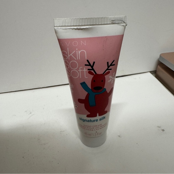 Avon Skin So Soft Signature Silk Hand Cream 1.5 OZ - Picture 1 of 3